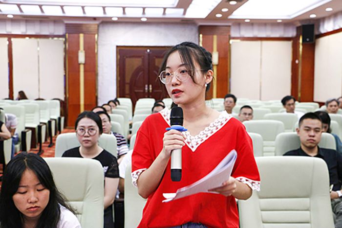 1532943774313185.jpg 图6:工人日报记者.jpg