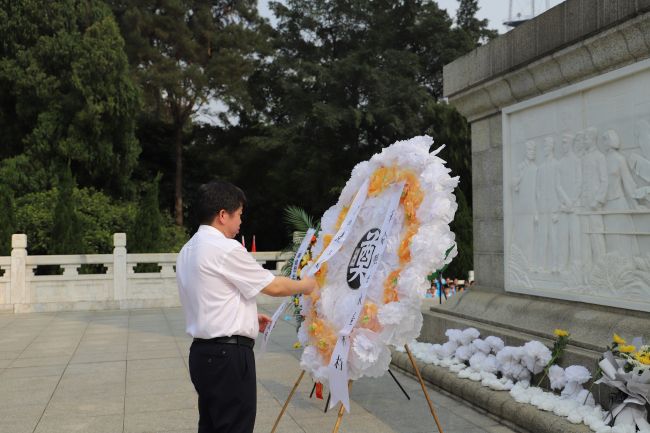整顿挽联。杨钰 摄（建图）.jpg