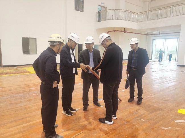 现场领导工作。刘博群 摄（建图） (2).jpg