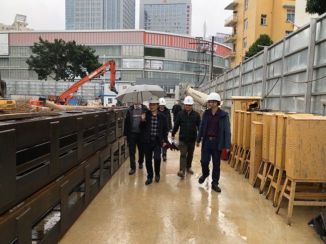 查抄现场。罗成 摄（建图）.jpg