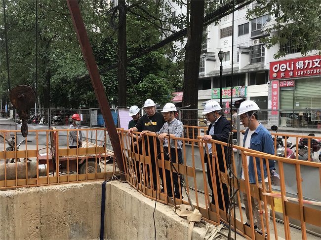 查抄现场。韦吉亮 摄（建图）.jpg