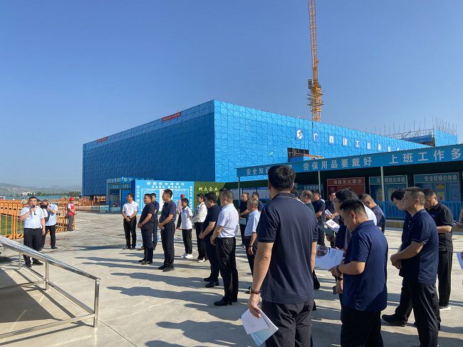 查抄现场。潘扬 摄（建图）.jpg